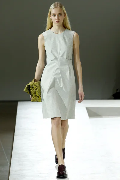 Look 13